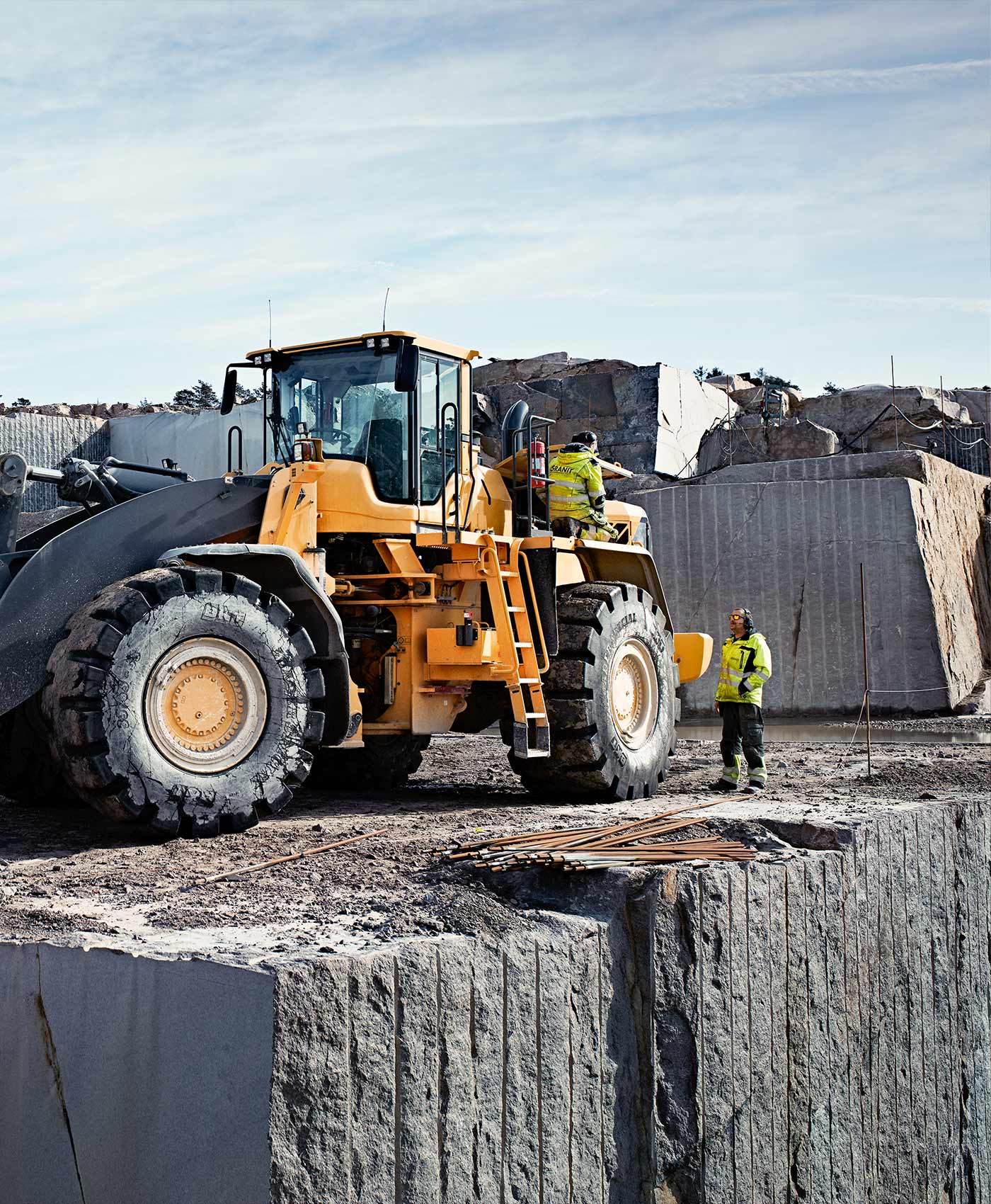 Ett Tudor High Tech batteri monterat på en hjullastare.